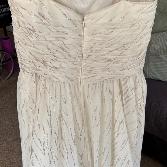 Cachet SZ 10 Elegant White Dress - Picture 8 of 8